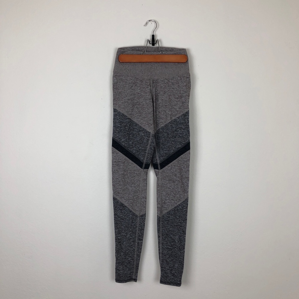❌SOLD❌ Alo Yoga High Waist Alosoft Sheila Legging - Picture 4 of 7